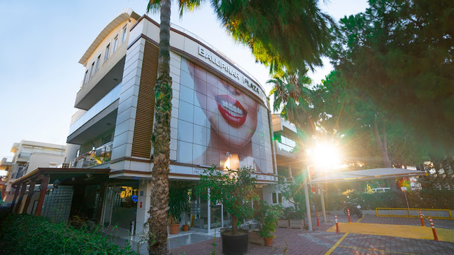 Slider image (4) Ballipinar Dental Centre